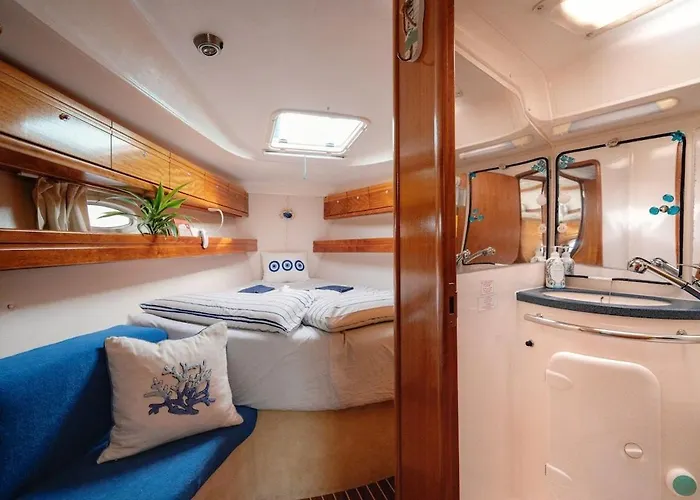 Botel Charming Sailing Boat - Le Dimore Di Ines Bari