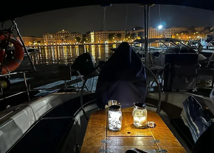 Charming Sailing Boat - Le Dimore Di Ines Botel *