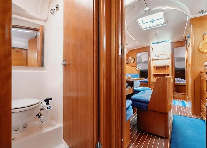 Botel Charming Sailing Boat - Le Dimore Di Ines