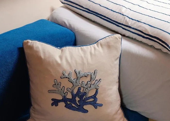 Charming Sailing Boat - Le Dimore Di Ines Botel *