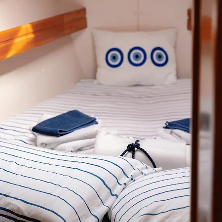 Charming Sailing Boat - Le Dimore Di Ines Bådhotel